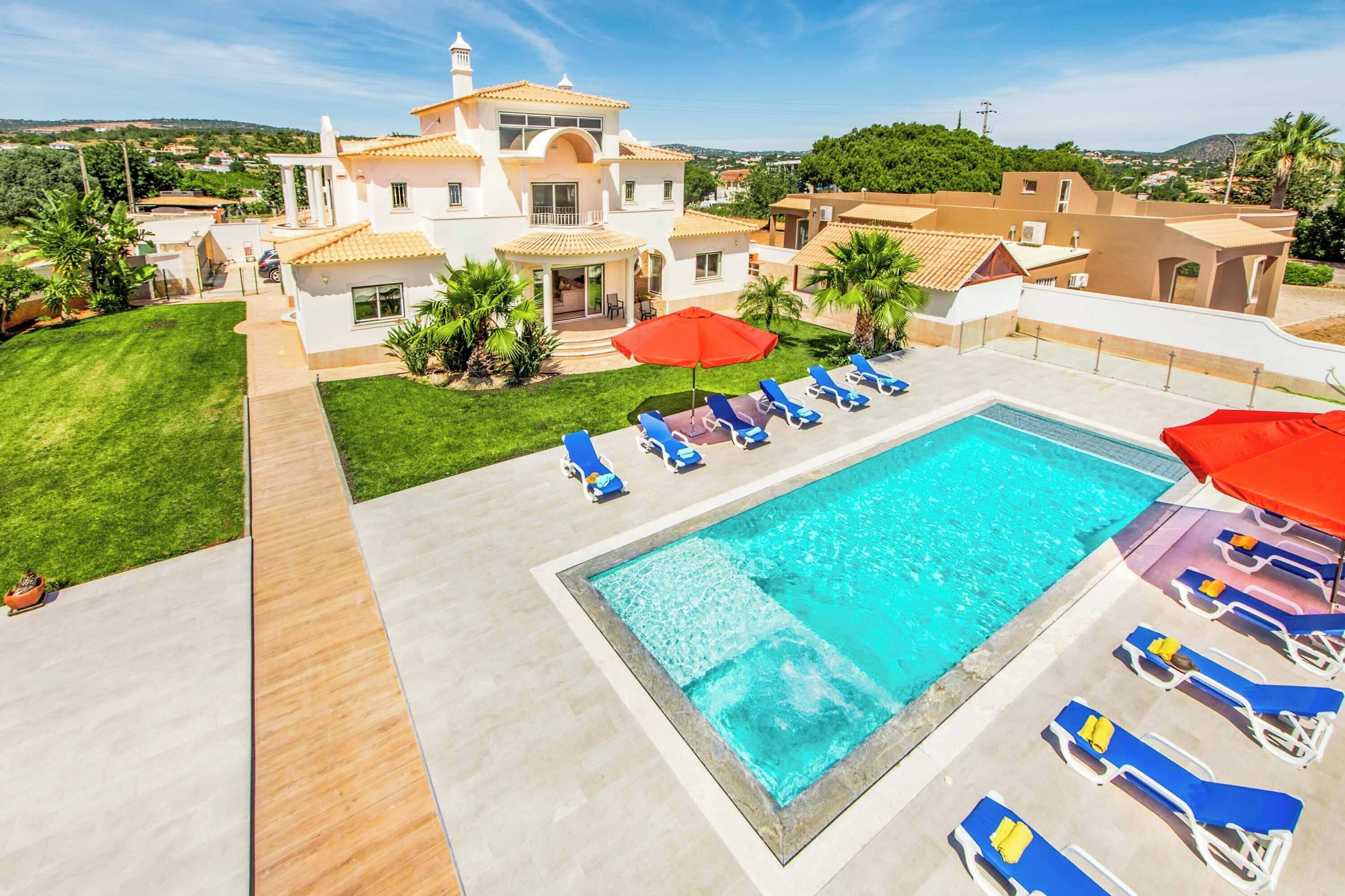 Villa (5 Bedrooms) | Außenbereich