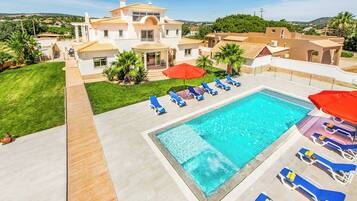 Villa (5 Bedrooms) | Exterieur