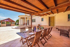 Villa (5 Bedrooms) | Außenbereich