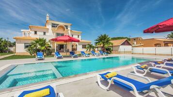 Villa (5 Bedrooms) | Voorkant van accommodatie