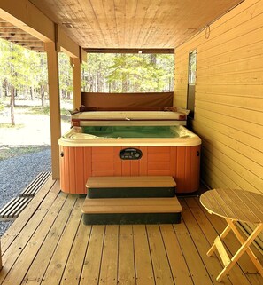Bain à remous extérieur