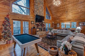 獨棟房屋, 多張床, 熱水浴缸, 山景 (Blueberry Hills) | 起居區 | 壁爐