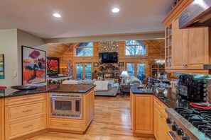 ハウス ベッド (複数台) スパ浴槽 マウンテンビュー (Blueberry Hills) | 専用キッチン | コーヒー / ティーメーカー