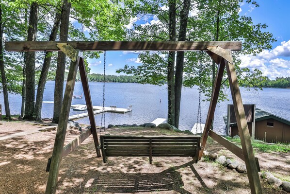 Property grounds - Estrold's Cabin- Pioneer Cabin (St.Germain)
