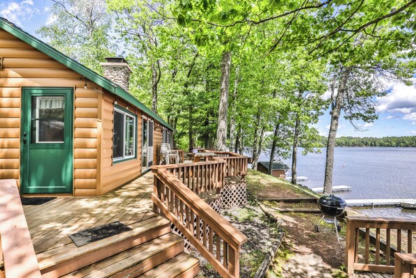 Terrace/patio - Estrold's Resort-White Oak (St.Germain)