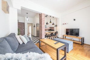 Comfort-Apartment, 1 Doppelbett und Schlafsofa, Nichtraucher, Balkon | Wohnbereich