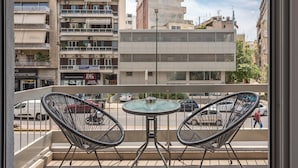 Apartemen Comfort, 1 Tempat Tidur Double dengan tempat tidur Sofa, Bebas Asap Rokok, balkon | Teras/patio