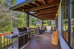 Outdoor dining - Banner Sky (Banner Elk)