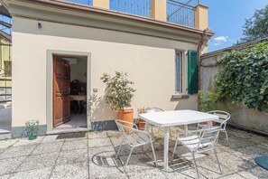 Family Apartment, Multiple Bedrooms (Casa Caterina) | Outdoor dining