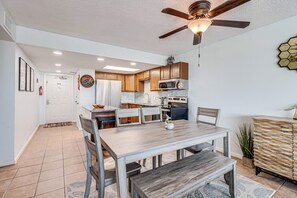 Dining - Gulfstream Condos Unit 603 | Beautiful Gulf Views | Pool, Hot Tub, BBQ (Corpus Christi)