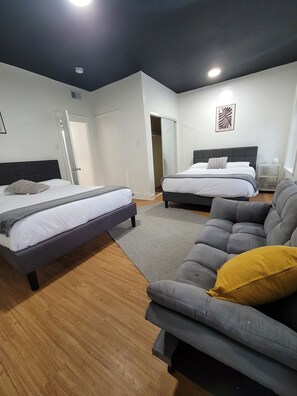 3 bedrooms, iron/ironing board, WiFi, bed sheets