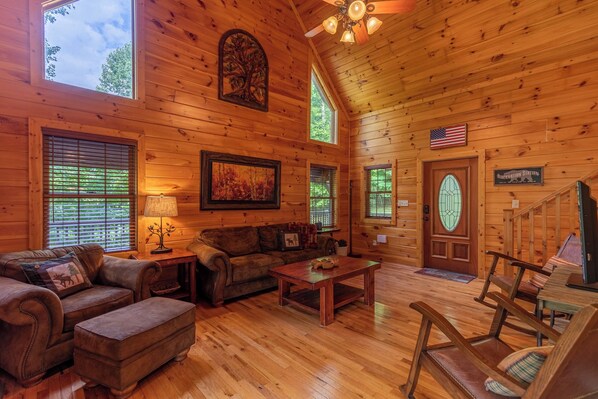 ハウス ベッド (複数台) パティオ マウンテンビュー (Dreams and Streams) | リビング エリア