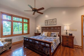 4 bedrooms, individually decorated, individually furnished, bed sheets - Tobey's Den (Fleetwood)