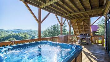 Nhà, nhiều giường, bồn tắm nước nóng, quang cảnh núi (Buena Vista) | Bồn tắm spa ngoài trời