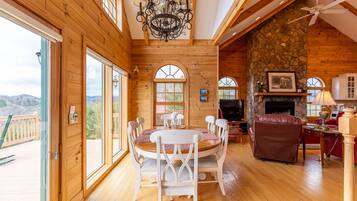 Rumah, Beberapa Tempat Tidur, hot tub, pemandangan gunung (Buena Vista) | Interior