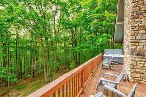 House, Multiple Beds, Hot Tub, Mountain View (Southern Buffalo) | Balcony - Southern Buffalo (Banner Elk)