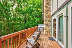 House, Multiple Beds, Hot Tub, Mountain View (Southern Buffalo) | Balcony - Southern Buffalo (Banner Elk)