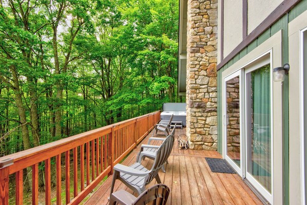 House, Multiple Beds, Hot Tub, Mountain View (Southern Buffalo) | Balcony - Southern Buffalo (Banner Elk)
