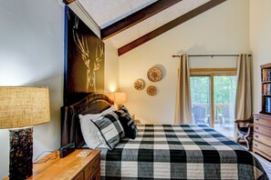 House, Multiple Beds, Hot Tub, Mountain View (Southern Buffalo) | 4 bedrooms, individually decorated, individually furnished, bed sheets - Southern Buffalo (Banner Elk)