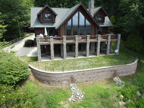 Exterior - Good Day Sunshine (Lenoir)