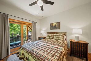 3 bedrooms, individually decorated, individually furnished, bed sheets - Muir Lodge (Blowing Rock)