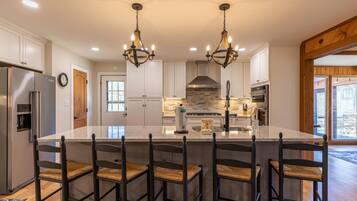 House, Multiple Beds, Hot Tub, Mountain View (A River Cliff View) | Private kitchen | Coffee/tea maker