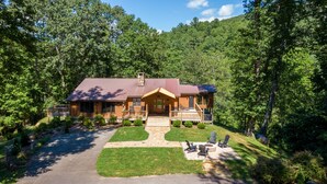 Exterior - A River Cliff View (Sugar Grove)