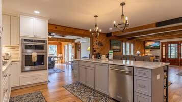 House, Multiple Beds, Hot Tub, Mountain View (A River Cliff View) | Private kitchen | Coffee/tea maker