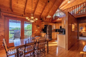 House, Multiple Beds, Hot Tub, Mountain View (Whispering Ridge Retreat) | Dining