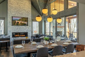 單棟房屋, 多張床, 熱水浴缸, 山景 (Zion at Eagles Nest) | 用餐區