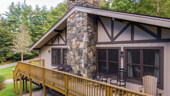 Terrace/patio - Banner Elk Lodge (Banner Elk)