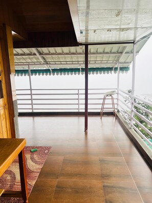 Bed sheets - Snooze Cottage (Dhari)