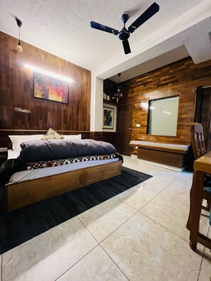 Deluxe Room | Bed sheets - Snooze Cottage (Dhari)