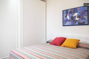 2 habitaciones, tabla de planchar con plancha, wifi y ropa de cama 