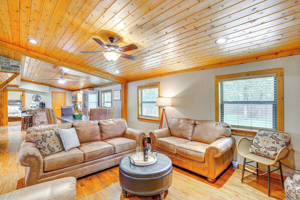 House (3 Bedrooms) | Interior