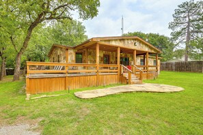 House (3 Bedrooms) | Interior - Deck & Fire Pit: Unique Pottsboro Haven (Pottsboro)