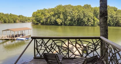 Riverfront Cottage Near Rock Island State Park