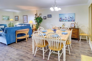 Apartment (3 Bedrooms) | Interior - Oceanfront Carolina Beach Condo, Steps to Shore! (Carolina Beach)