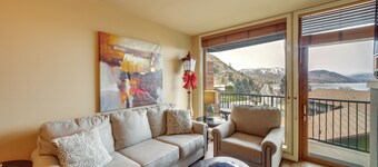 Pool, Hot Tub, & Beach Access! Chelan Family Haven