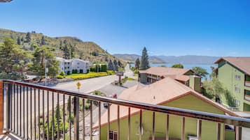 Apartment (2 Bedrooms) | Front of property