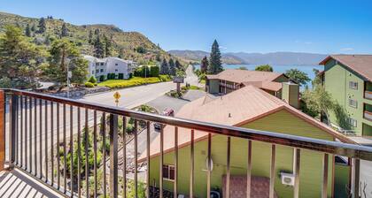 Pool, Hot Tub, & Beach Access! Chelan Family Haven