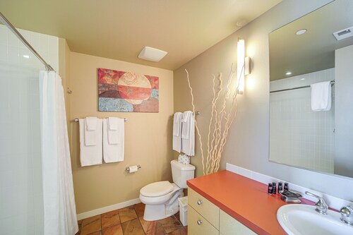 Pool, Hot Tub, & Beach Access! Chelan Family Haven
