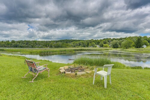 Honesdale Cabin: 110 Shared Acres, Animal Rescue!