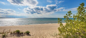 Glen Arbor Riverfront Retreat: Steps to Beach!