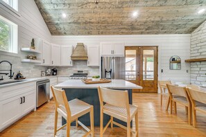 House (4 Bedrooms) | Interior - Riverfront Broken Bow Cabin w/ Private Hot Tub! (Broken Bow)