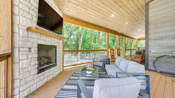 House (4 Bedrooms) | Interior