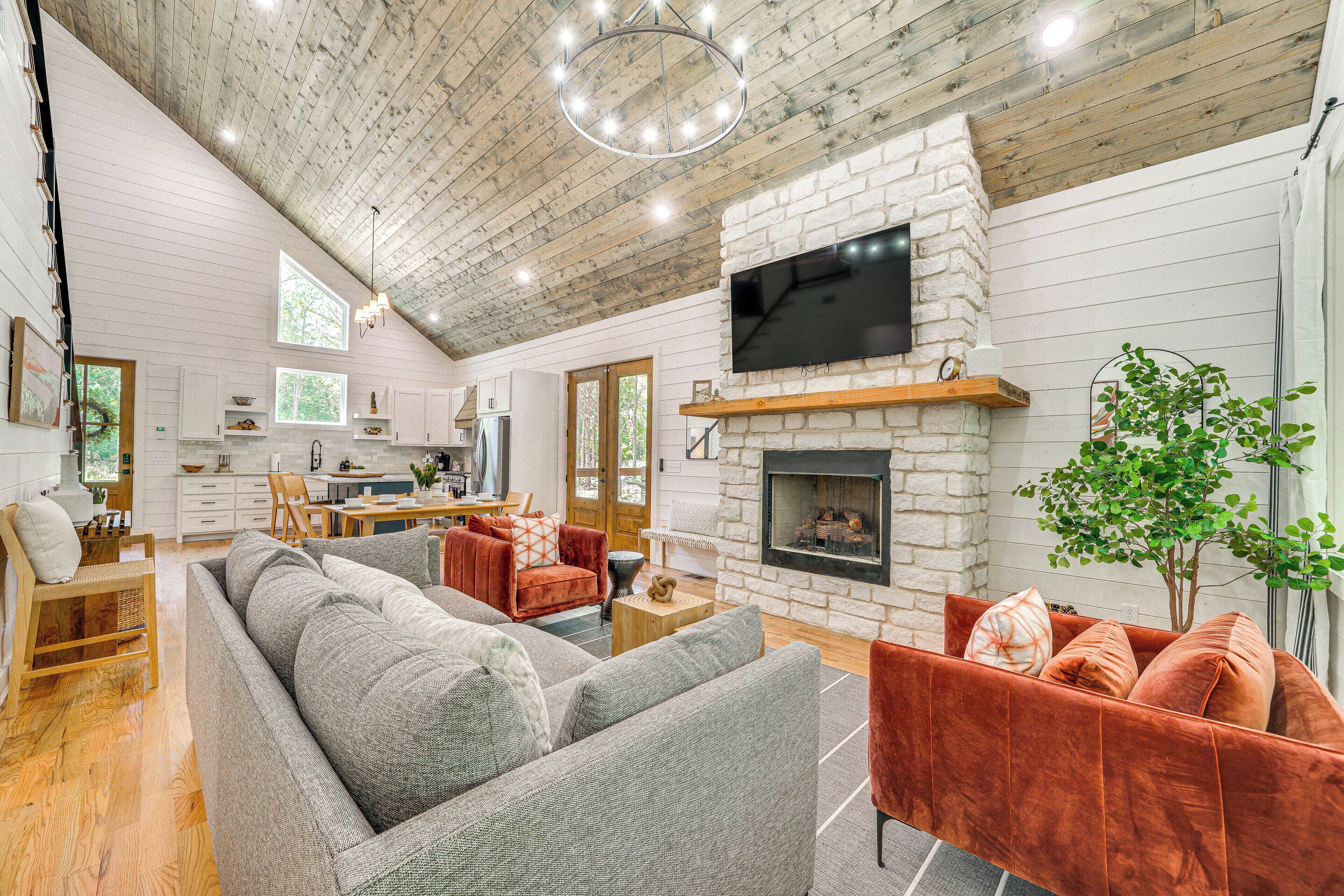 House (4 Bedrooms) | Front of property