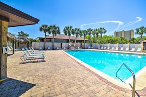 Apartment (2 Bedrooms) | Interior - Breezy PCB Retreat w/ Balcony - Walk to Beach! (Panama City Beach)