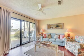 Apartment (2 Bedrooms) | Interior - Breezy PCB Retreat w/ Balcony - Walk to Beach! (Panama City Beach)