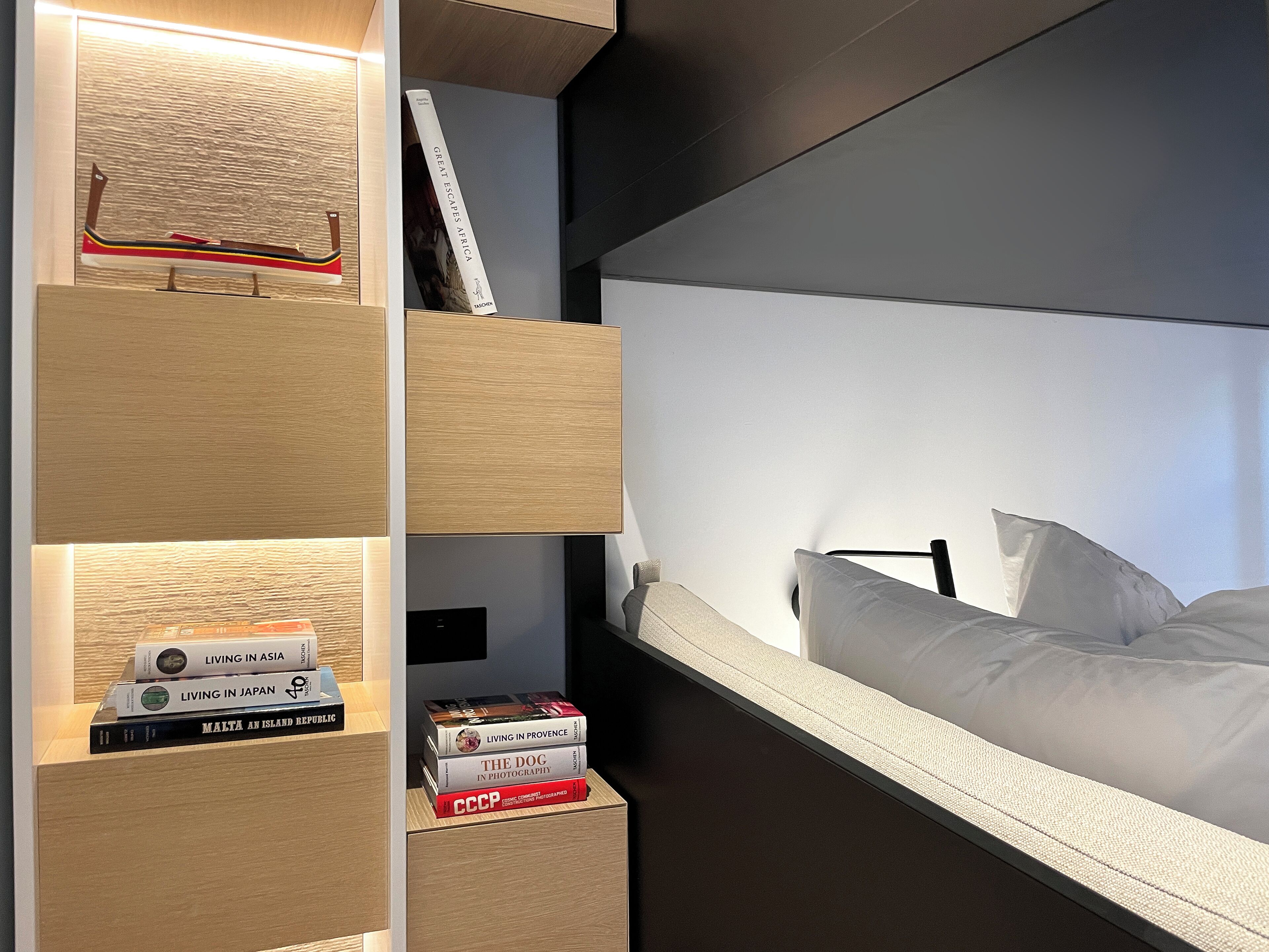 3 makuuhuonetta, työpöytä, silitysrauta/-lauta, Wi-Fi